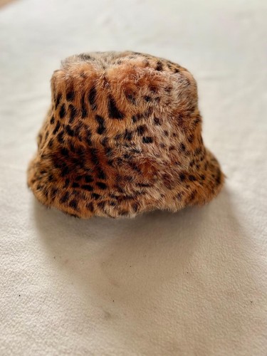 Leo pelz hut - leo, look