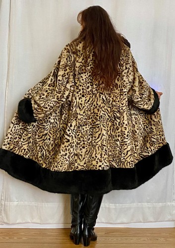 Eleganter leopard pelzmantel - eleganter,